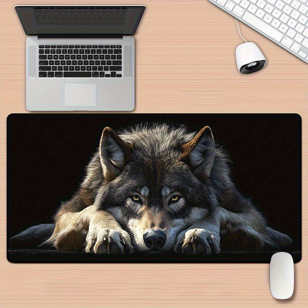 Wild Grey Wolf on Black Backgr - Desk Setup Background incelemesi ve fiyatı