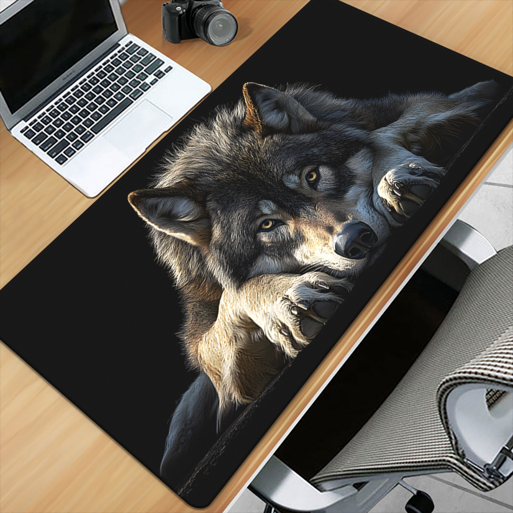 Wild Grey Wolf on Black Backgr - Desk Setup Background incelemesi ve fiyatı